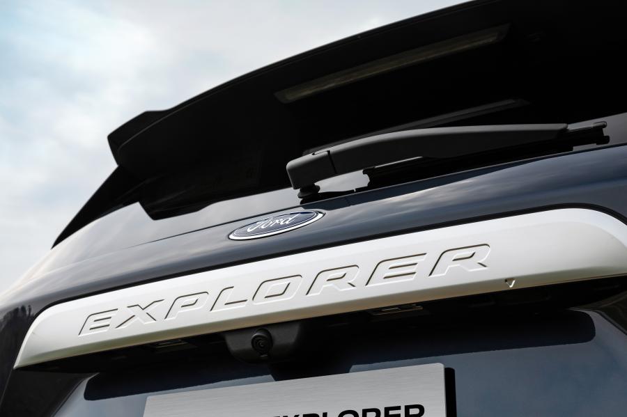 Логотип Ford Explorer Platinum 2020 года  (CN) (фото 12 из 14)